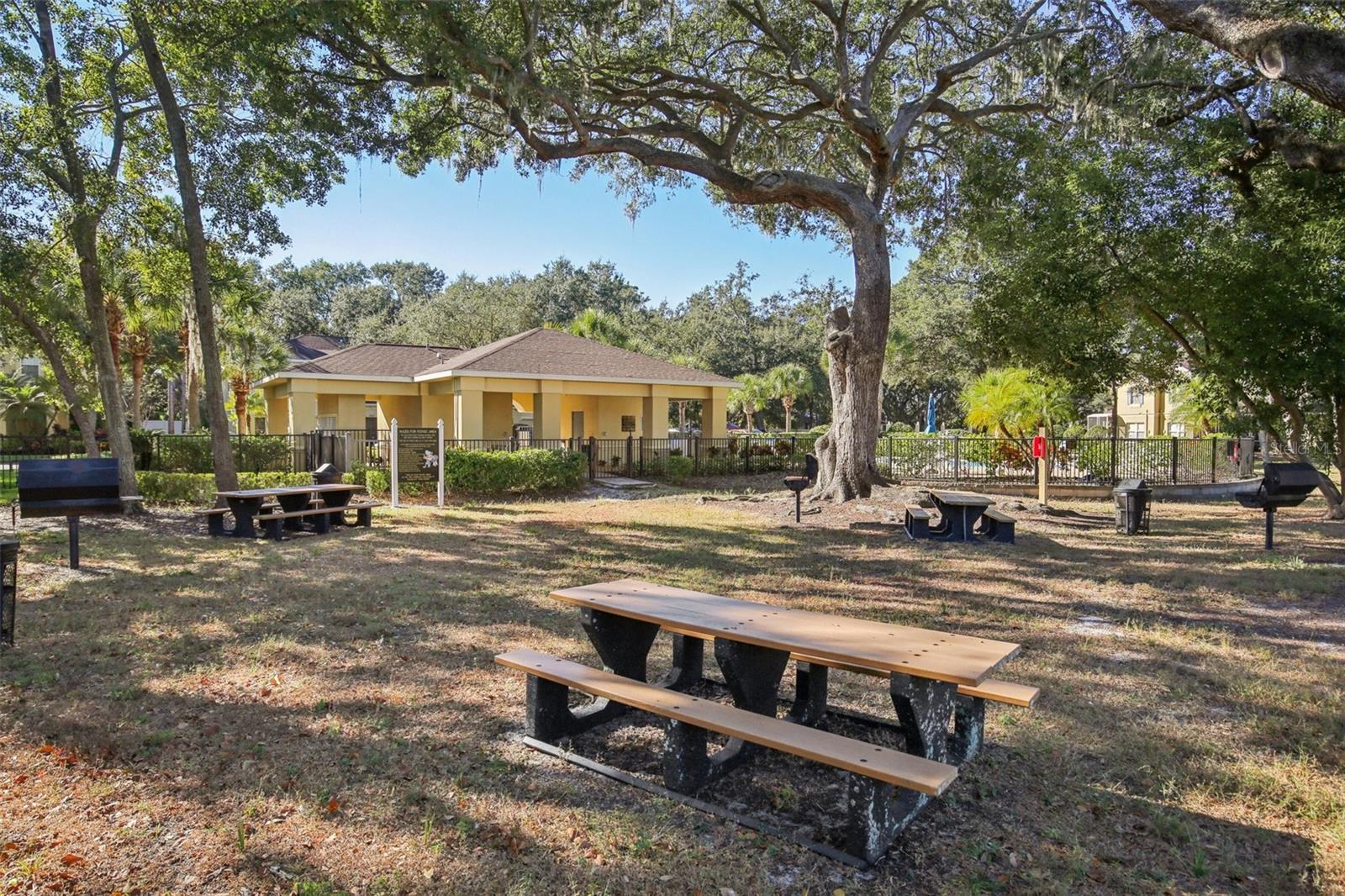 RIVER WALK - Residential