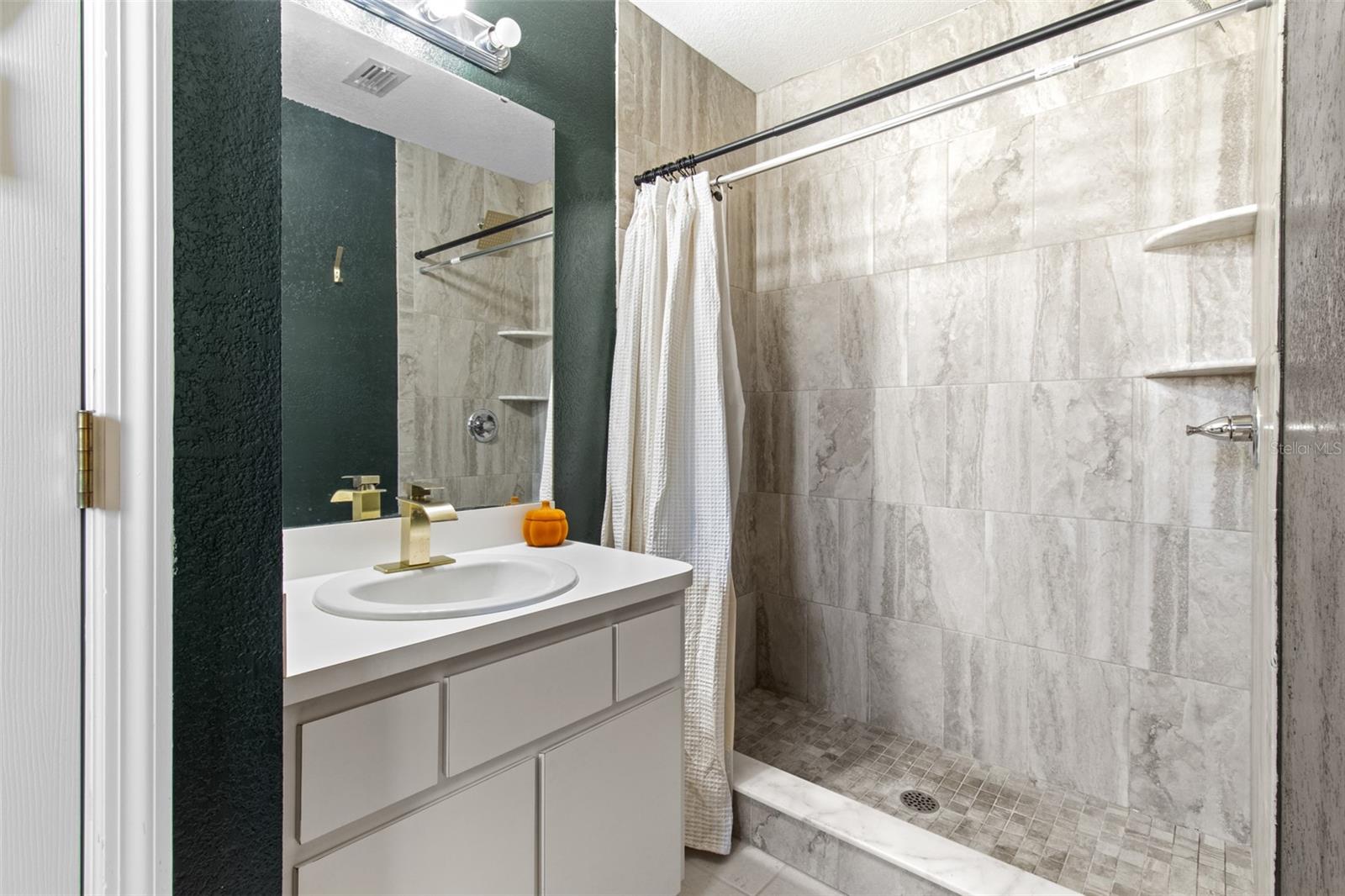 INVERNESS HIGHLANDS UNIT 01 - Residential