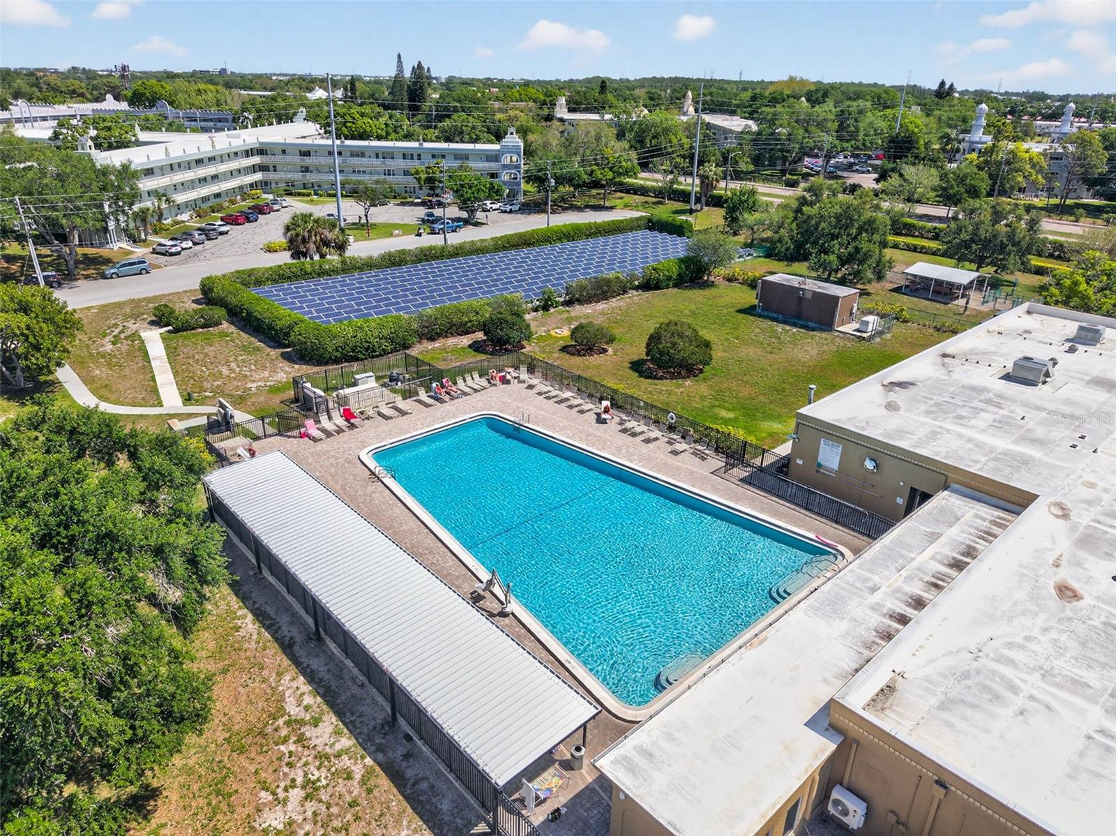 ON TOP OF THE WORLD - Residential