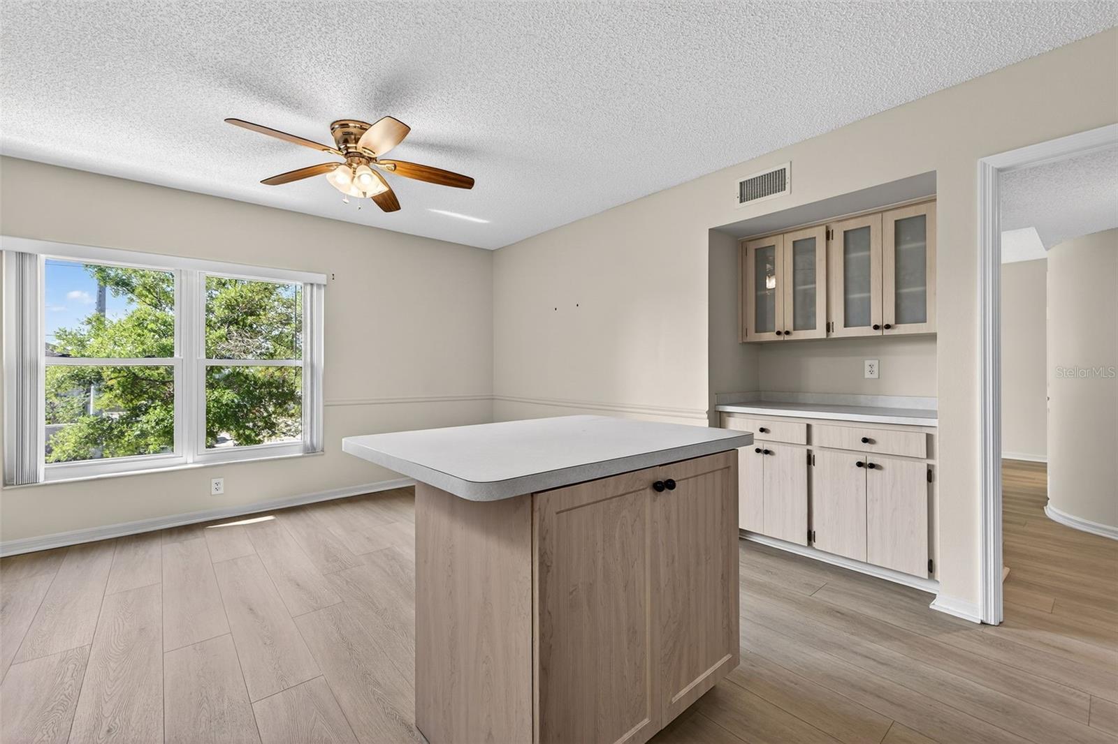 ON TOP OF THE WORLD - Residential