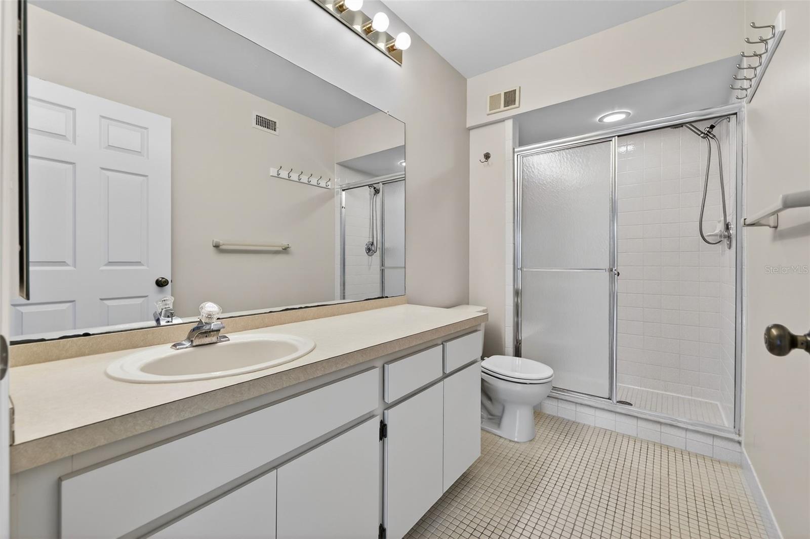 ON TOP OF THE WORLD - Residential