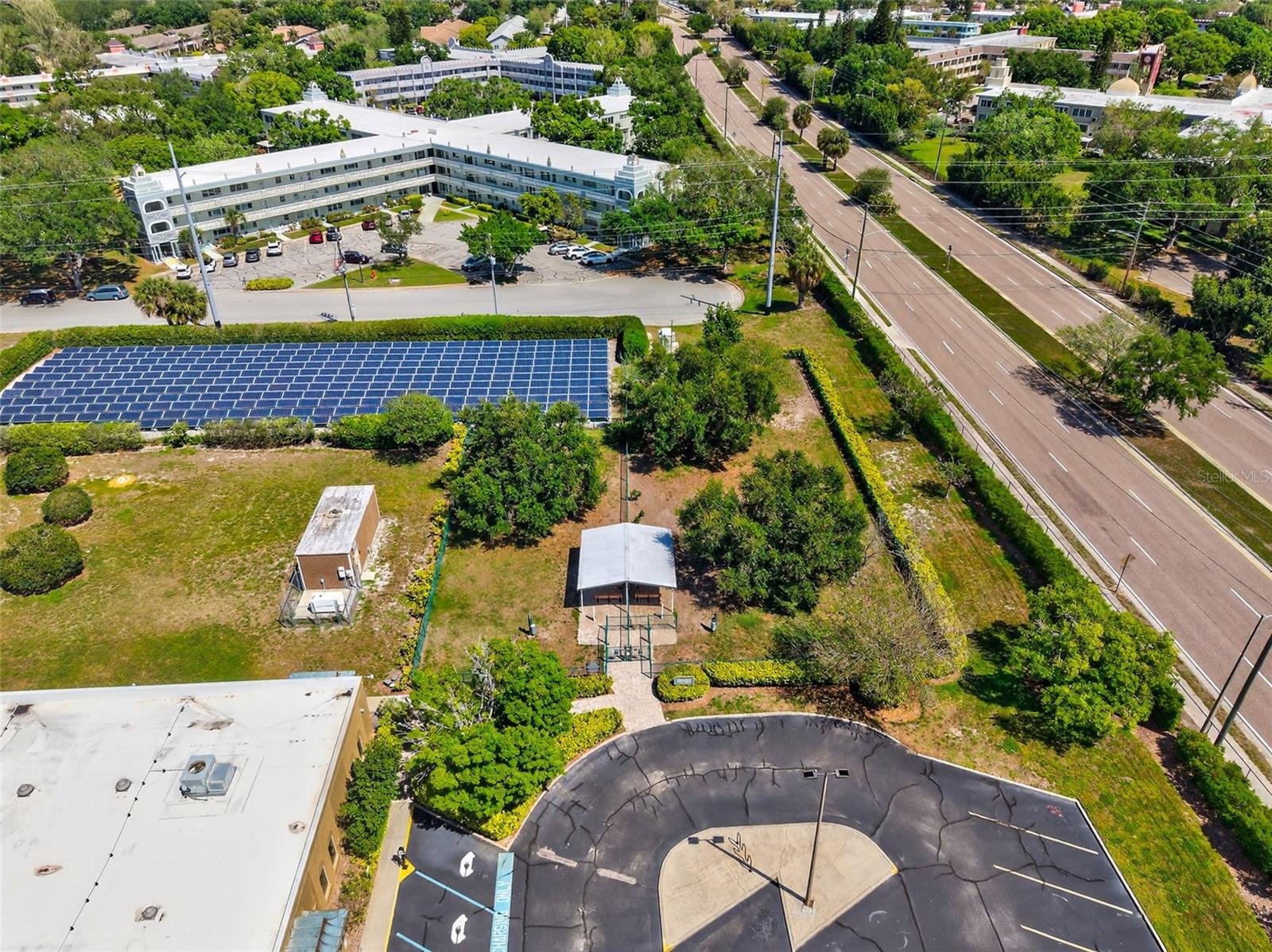 ON TOP OF THE WORLD - Residential