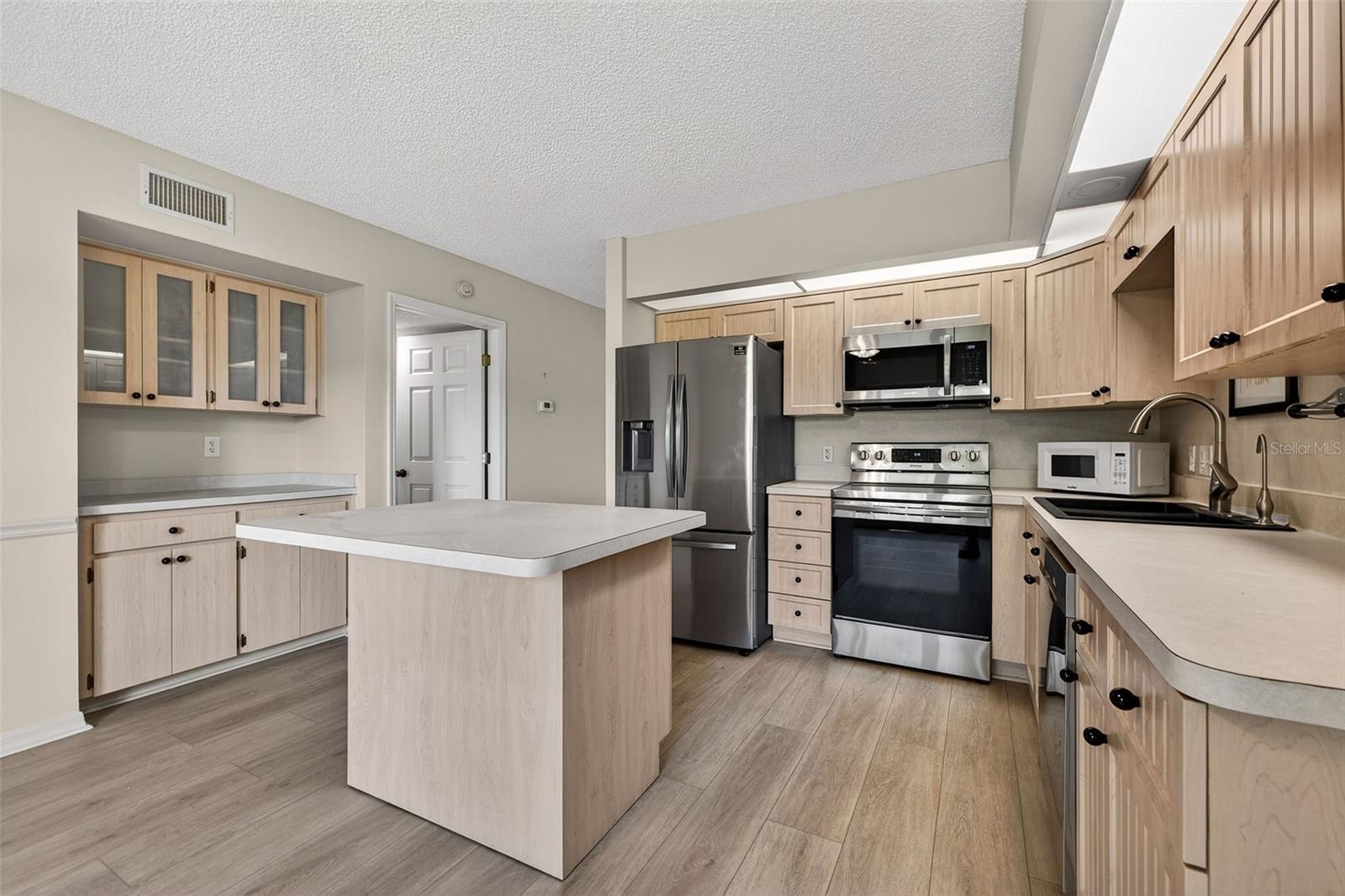 ON TOP OF THE WORLD - Residential