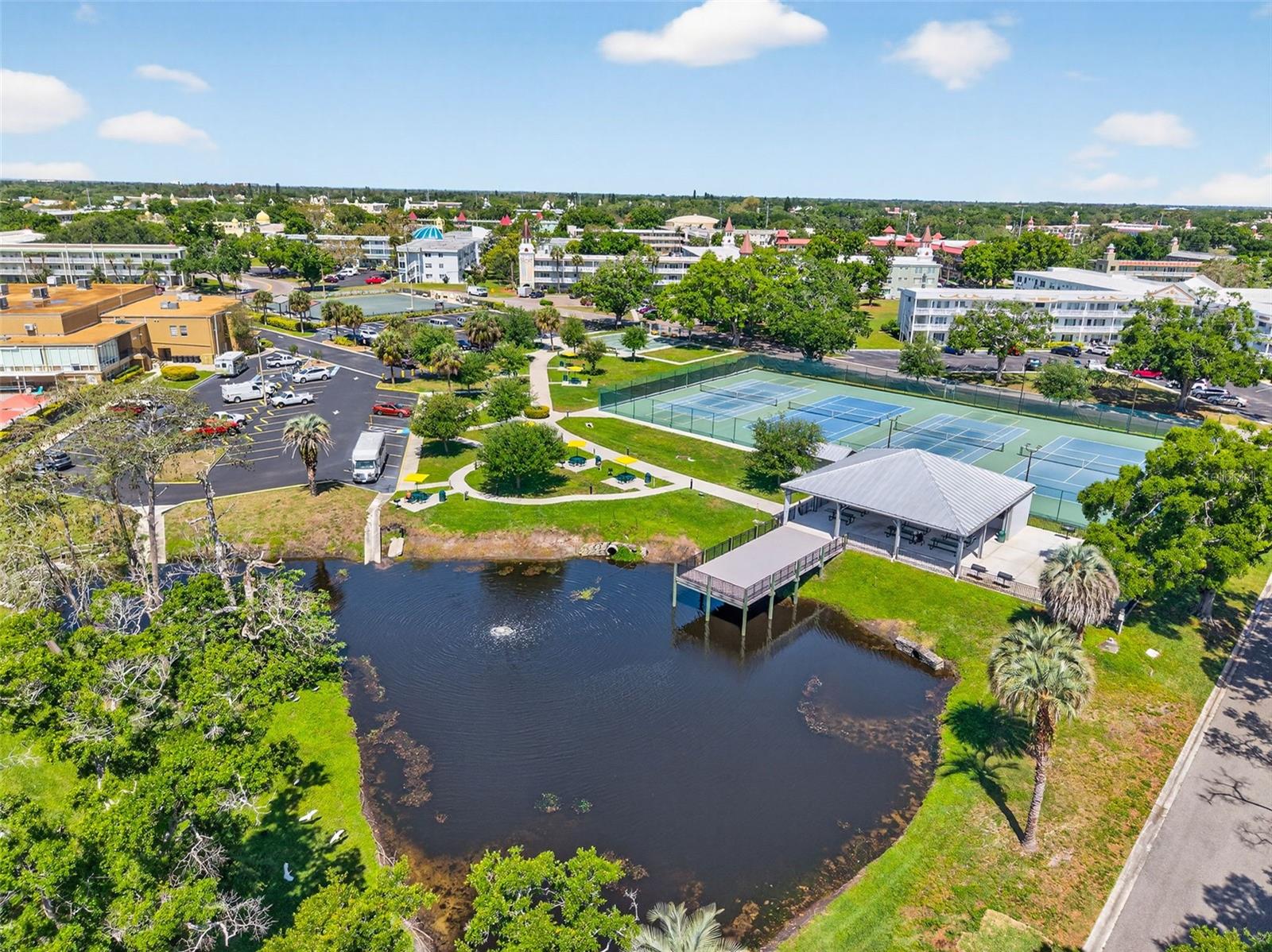 ON TOP OF THE WORLD - Residential