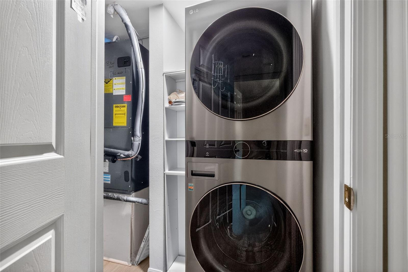 ON TOP OF THE WORLD - Residential