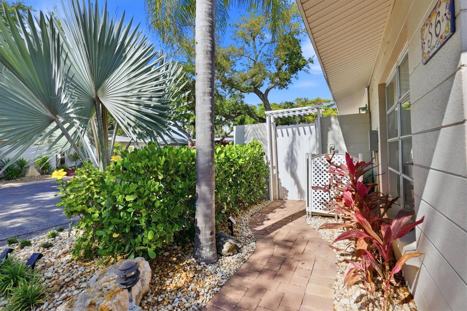 PROVINCIAL GARDENS - Residential