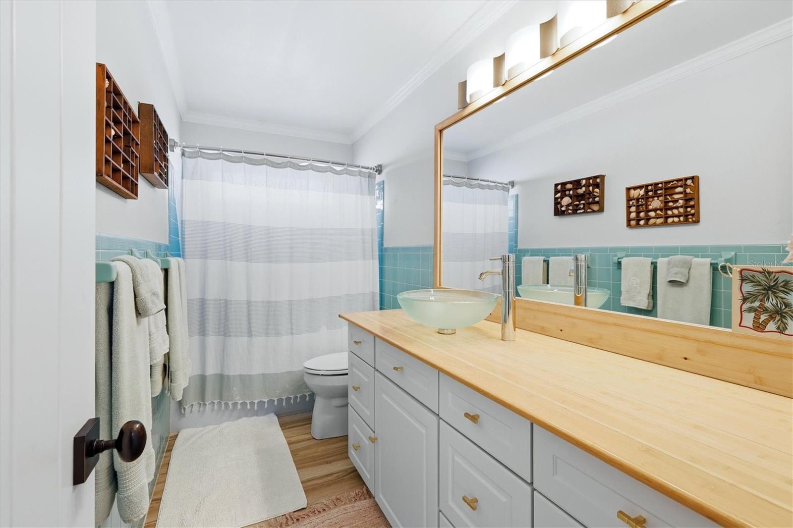 PROVINCIAL GARDENS - Residential