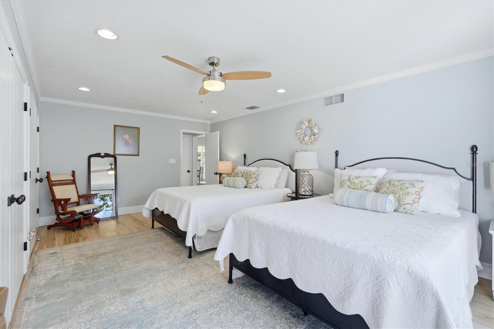 PROVINCIAL GARDENS - Residential