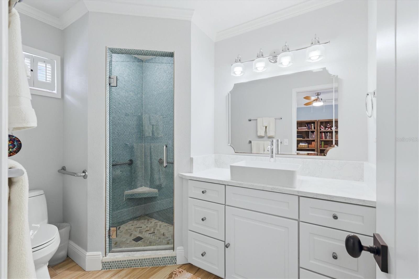 PROVINCIAL GARDENS - Residential