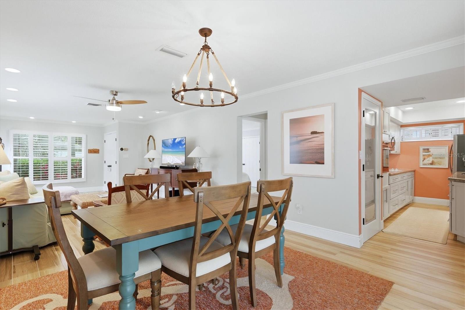 PROVINCIAL GARDENS - Residential