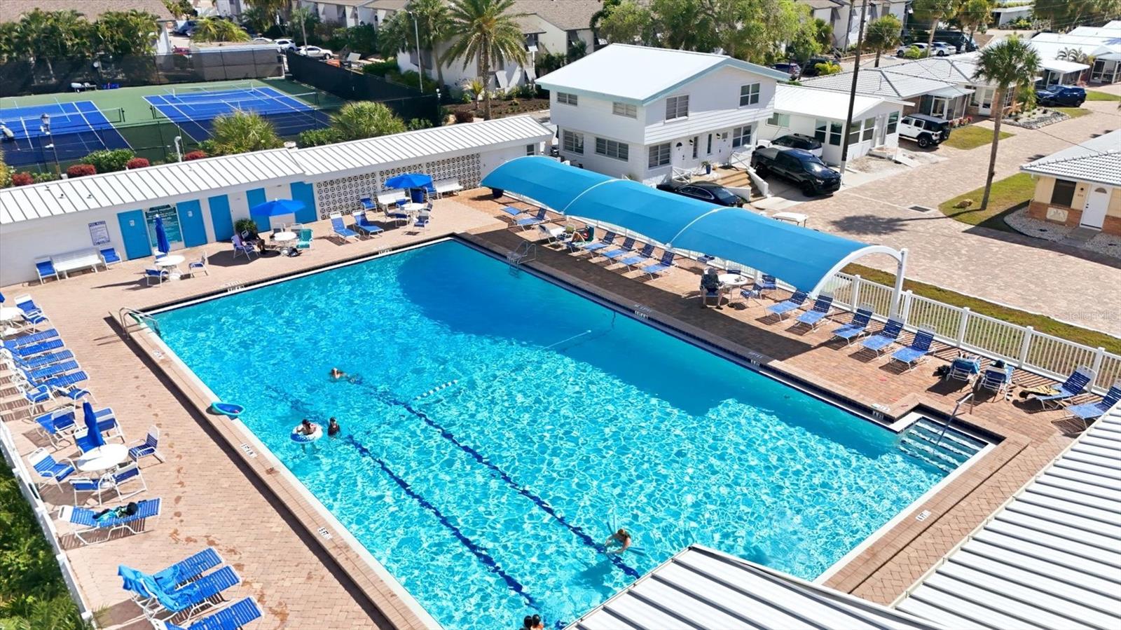 PROVINCIAL GARDENS - Residential