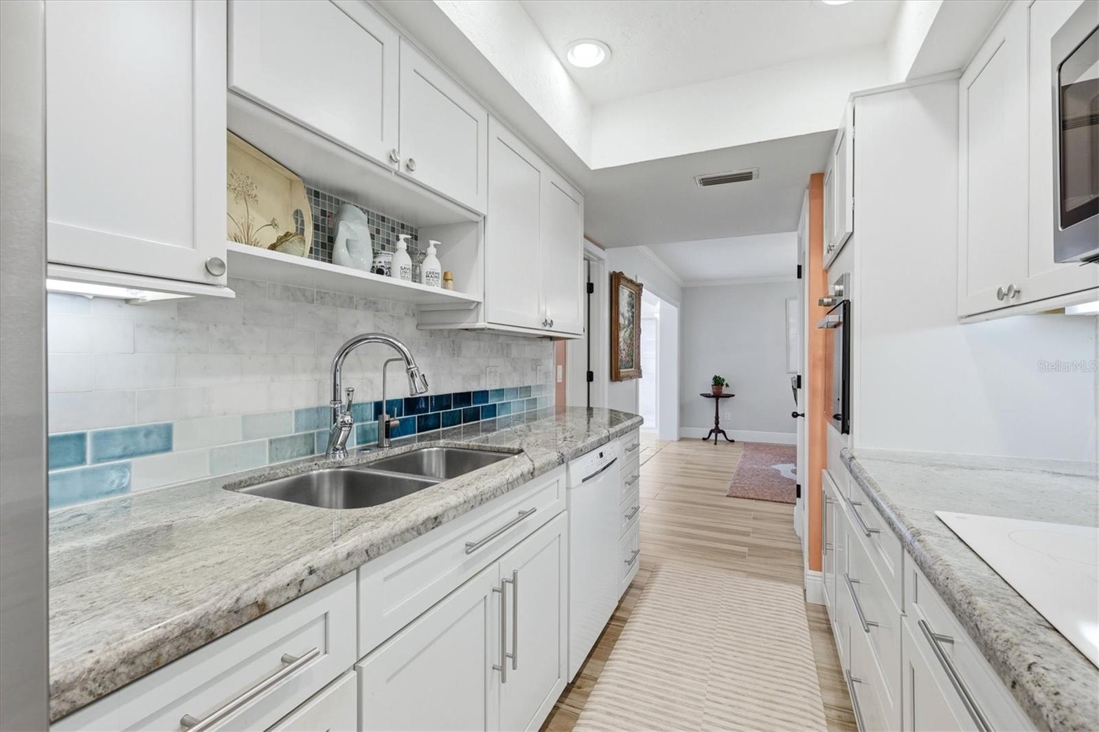 PROVINCIAL GARDENS - Residential