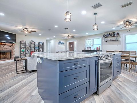 Tiny photo for 111 Cardinal Lane, Eustis, FL 32726 (MLS # G5109605)