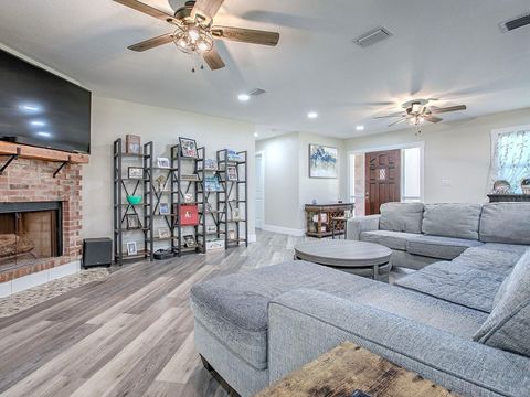 Tiny photo for 111 Cardinal Lane, Eustis, FL 32726 (MLS # G5109605)