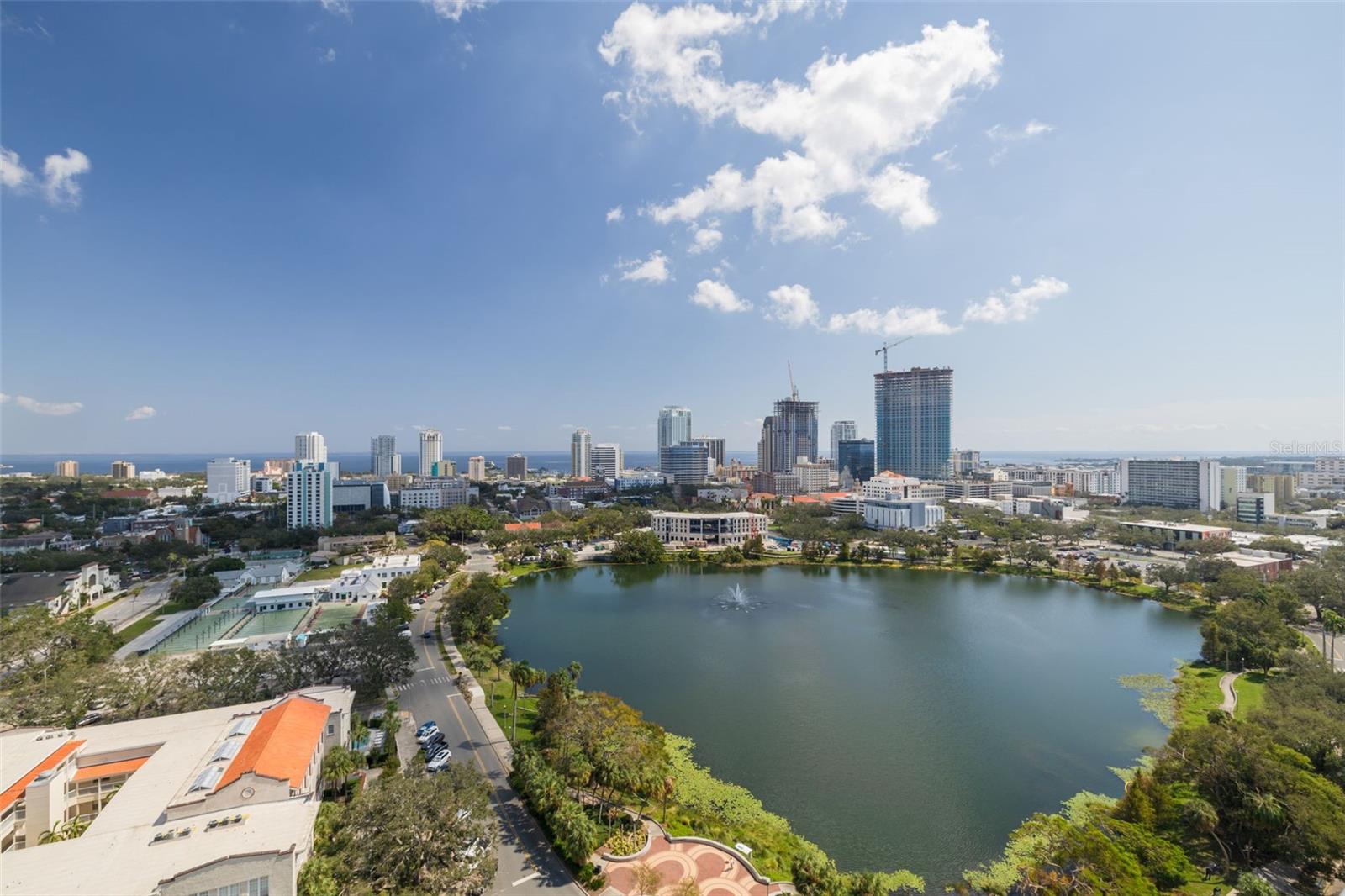 REFLECTION CONDO - Residential Lease