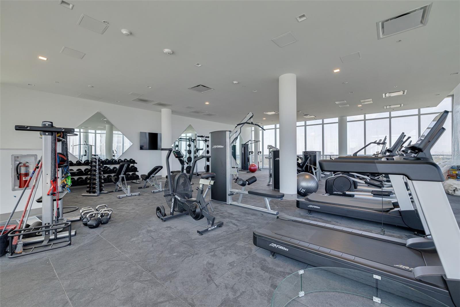 REFLECTION CONDO - Residential Lease