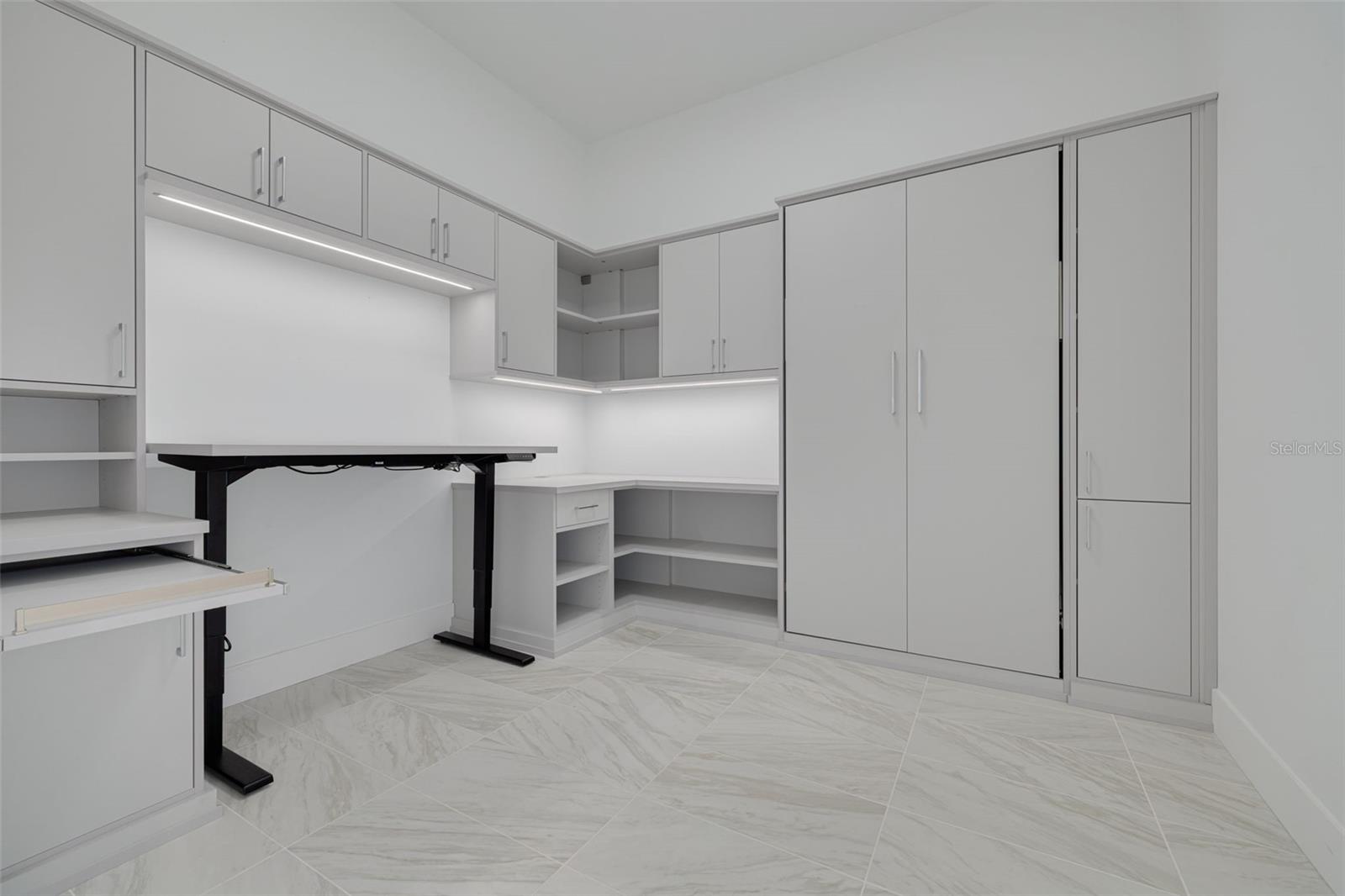 REFLECTION CONDO - Residential Lease