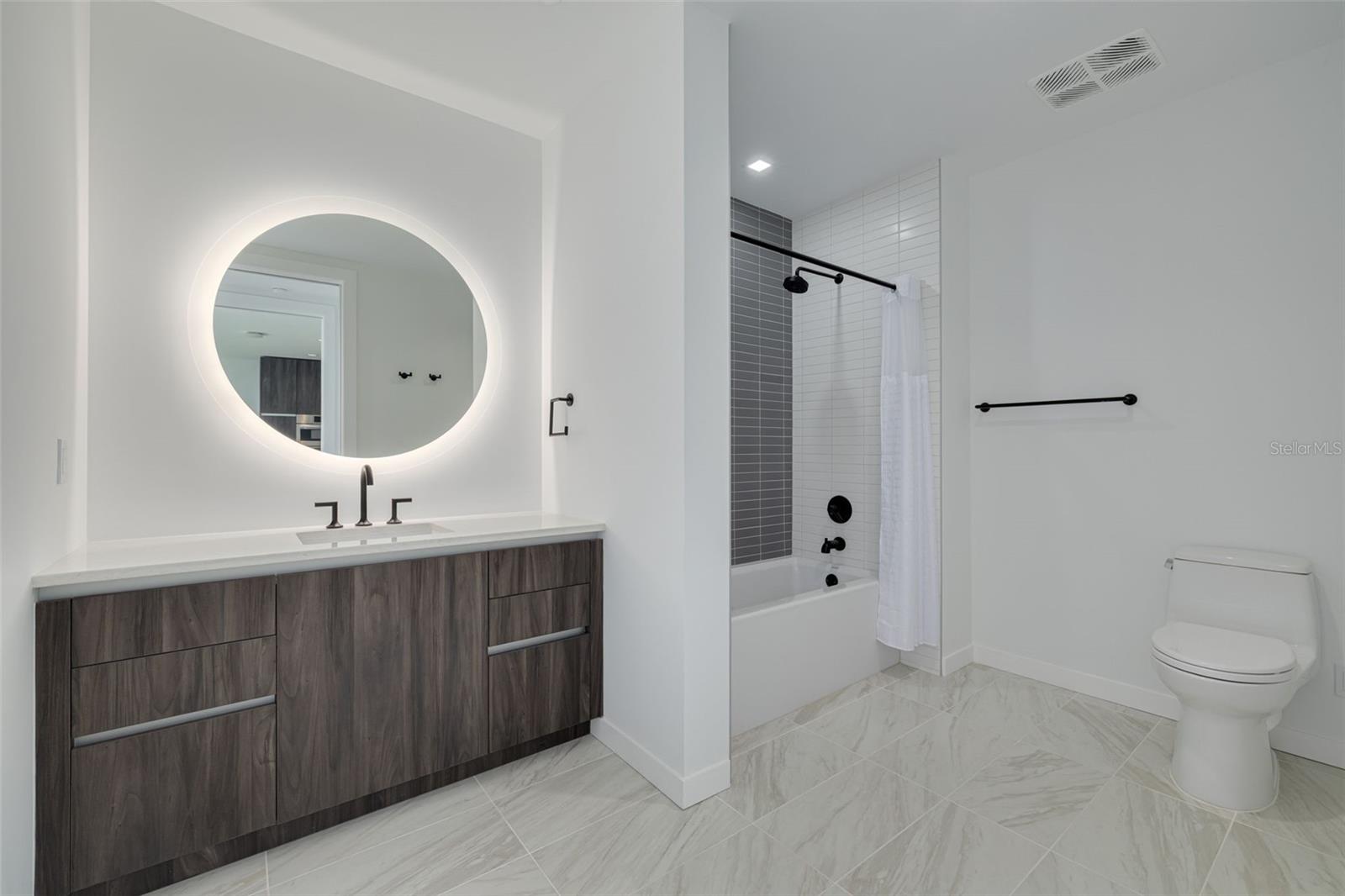 REFLECTION CONDO - Residential Lease