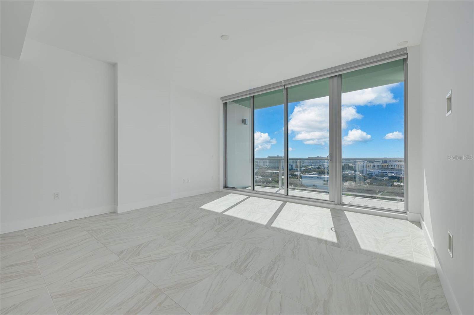REFLECTION CONDO - Residential Lease