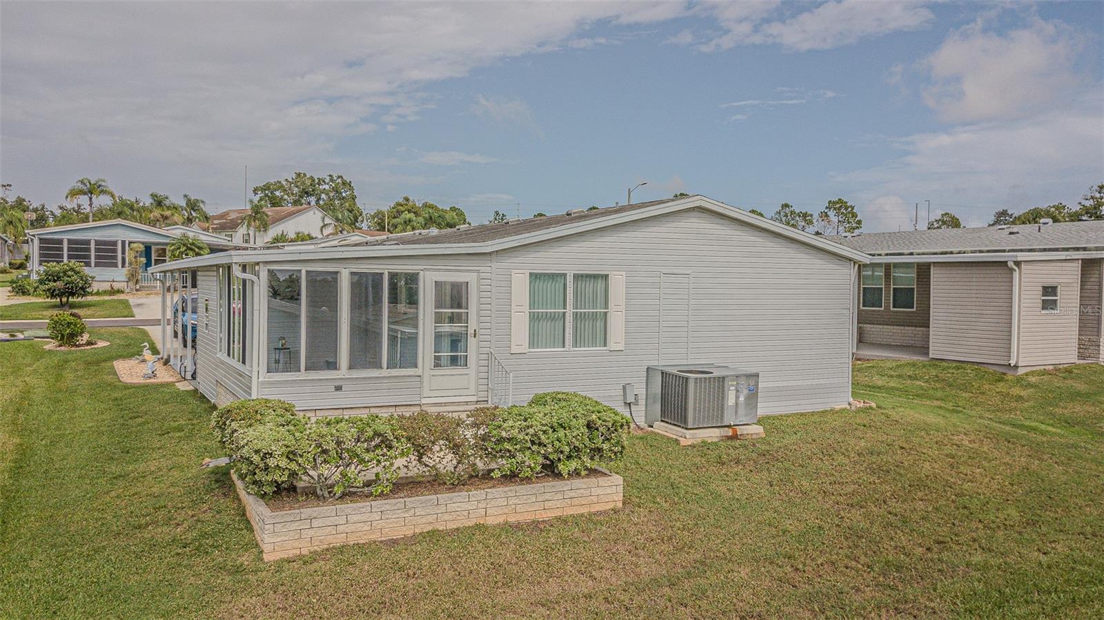 GRAND HORIZONS - Residential