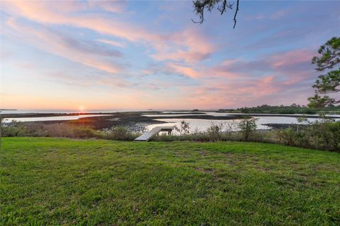 A home in CEDAR KEY