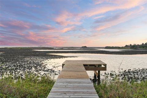 A home in CEDAR KEY