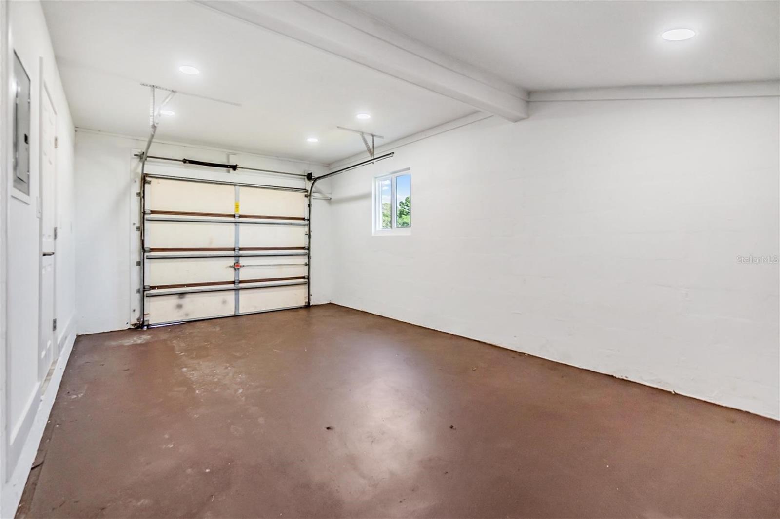 BAY CREST PARK UNIT 01 - Residential