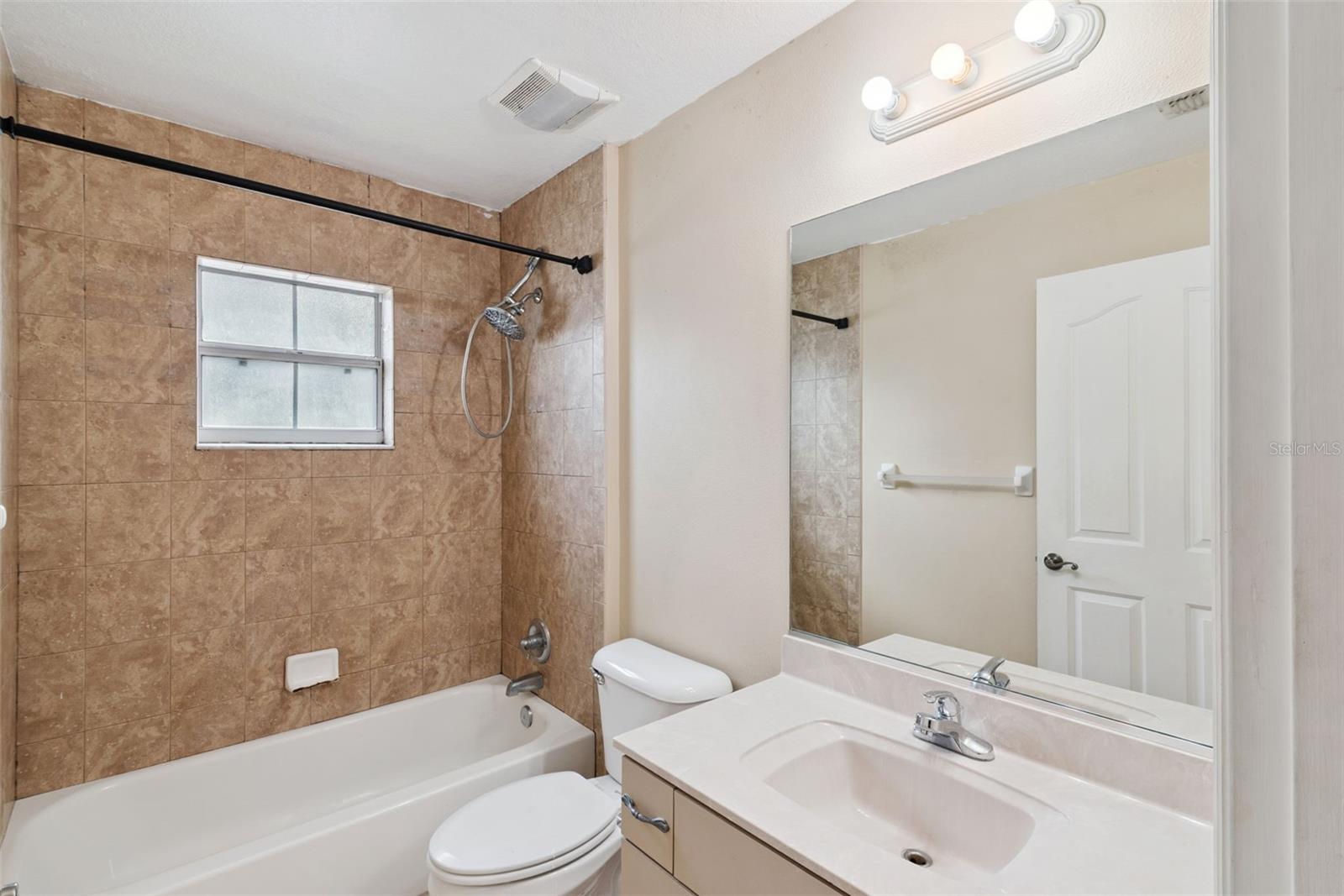 MARION OAKS UN 10 - Residential Lease