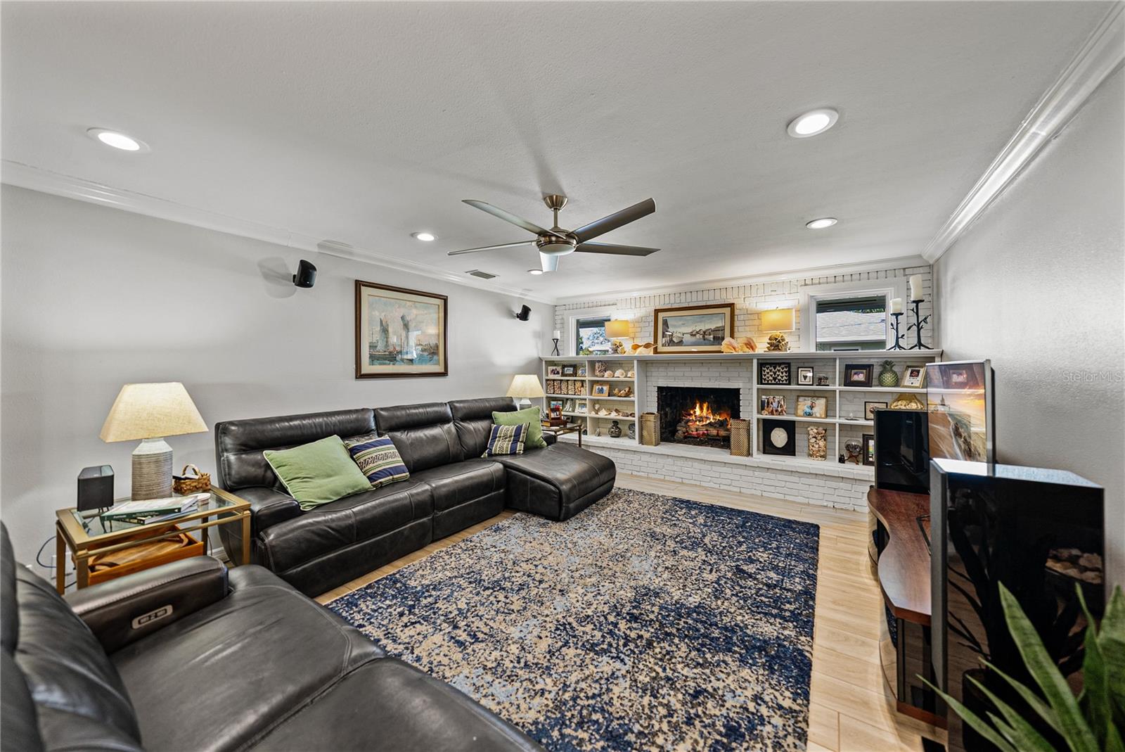 CROOKED LAKE PARK TR 03 - Residential