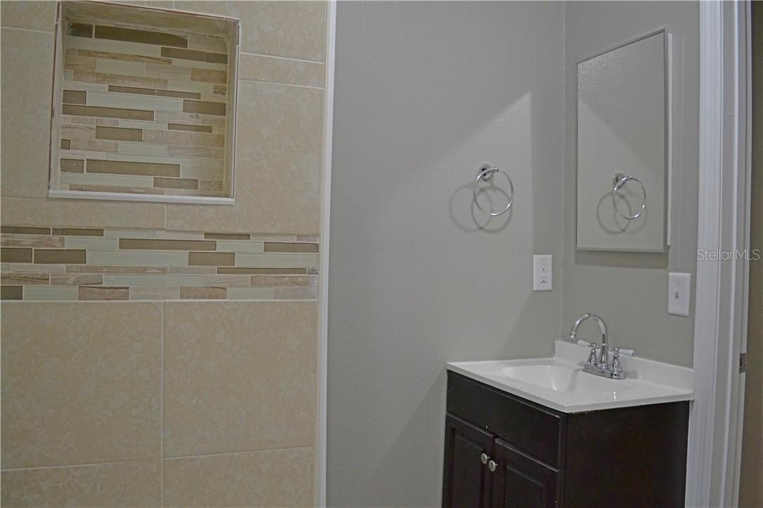 LOCKHARTS - Residential Lease