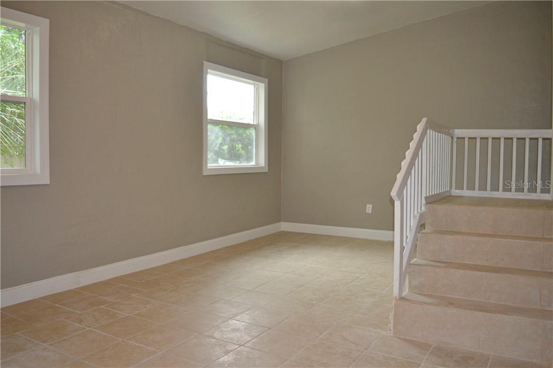 LOCKHARTS - Residential Lease