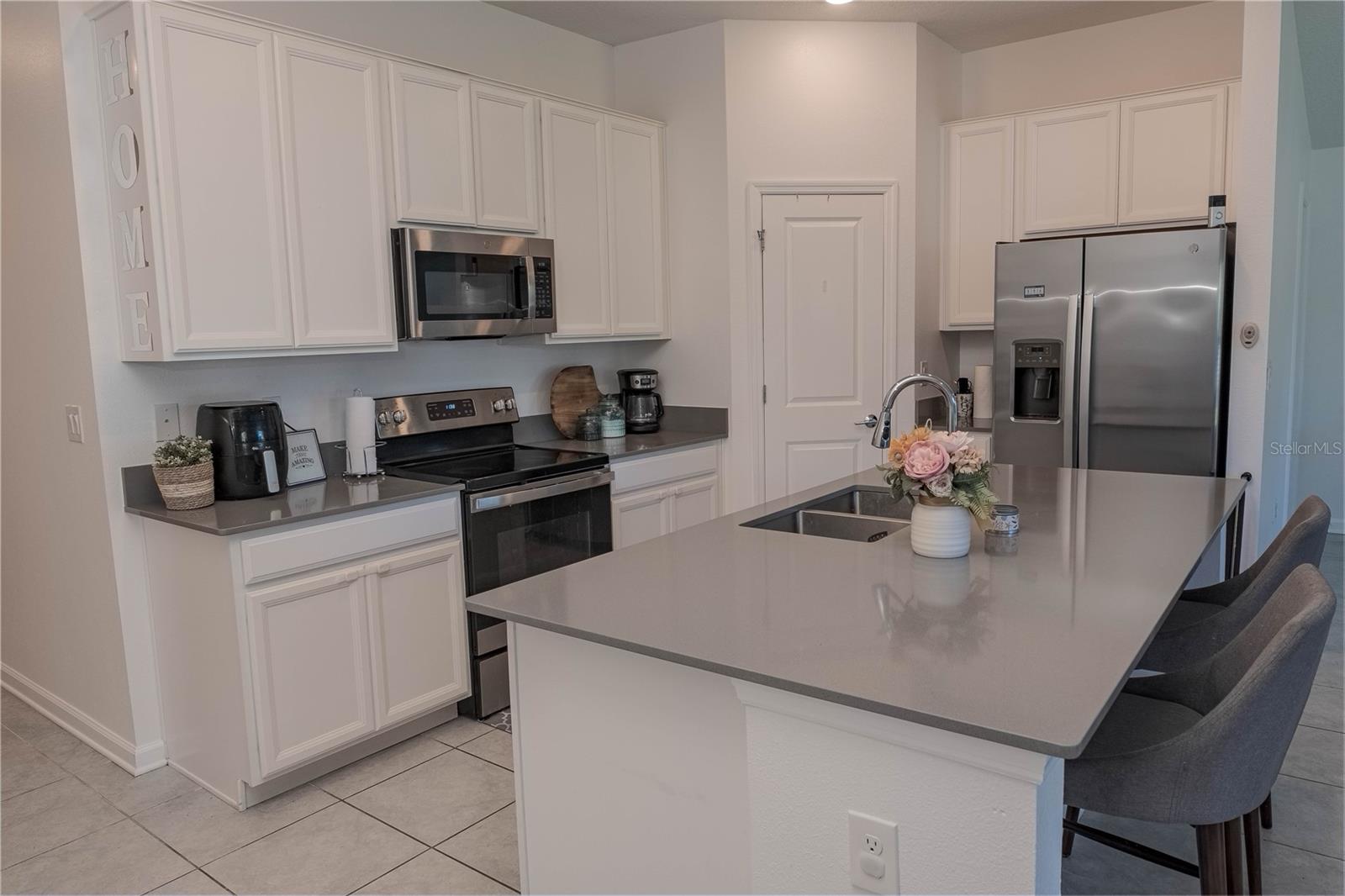 5140 FOUR STRAND COURT