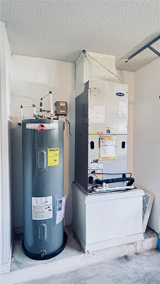 COUNTRY CHASE - Residential