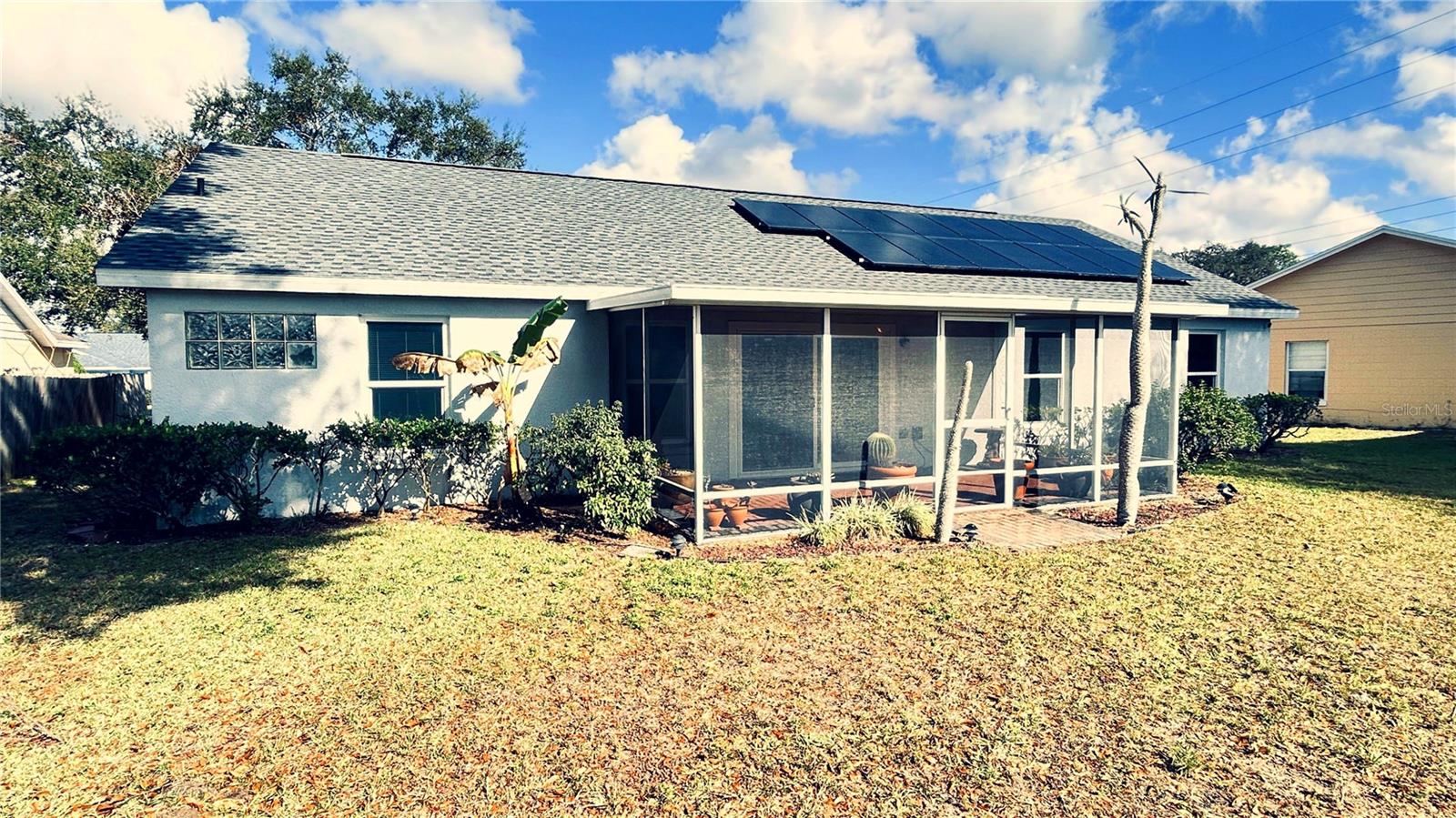 COUNTRY CHASE - Residential