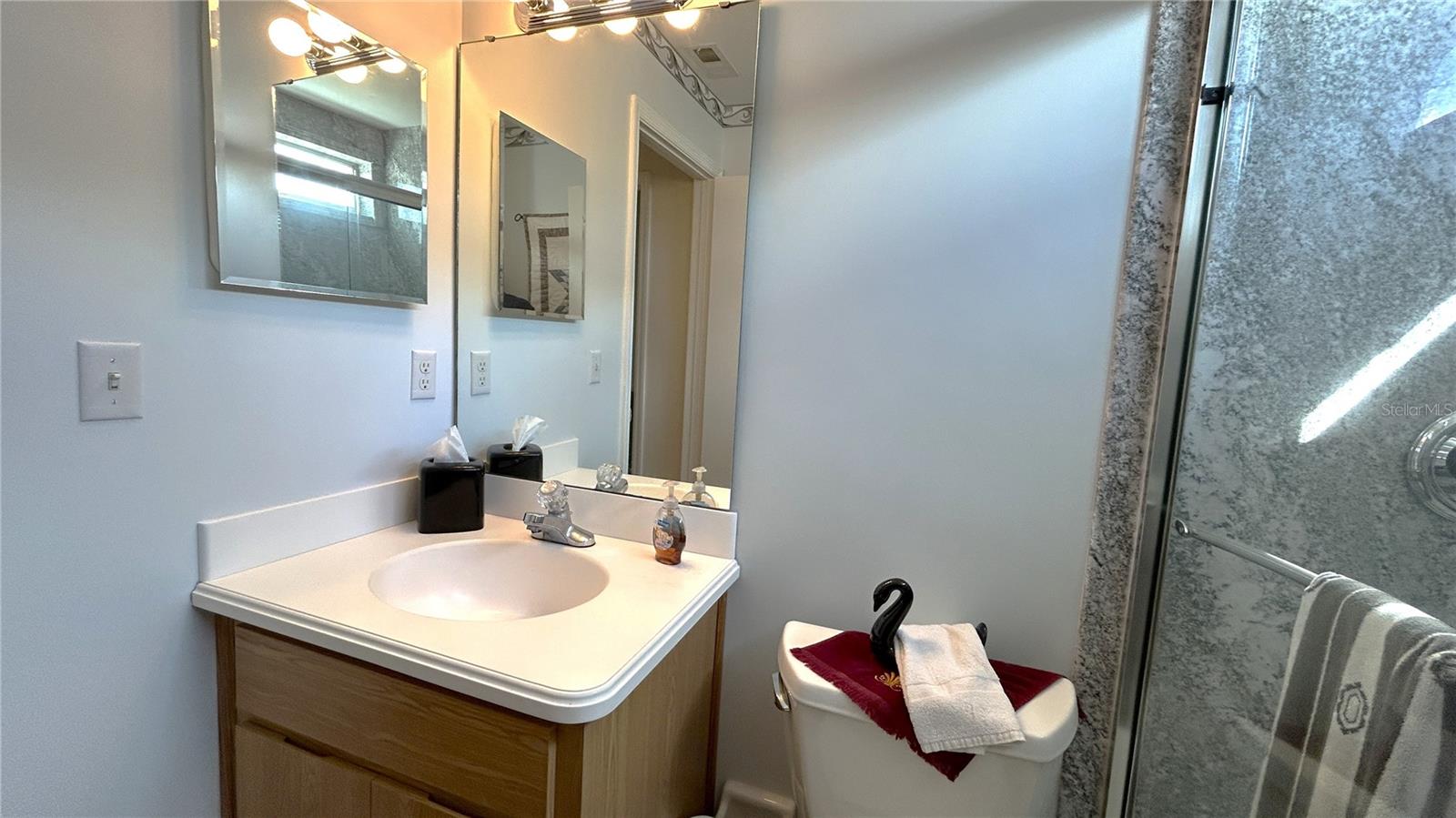 COUNTRY CHASE - Residential