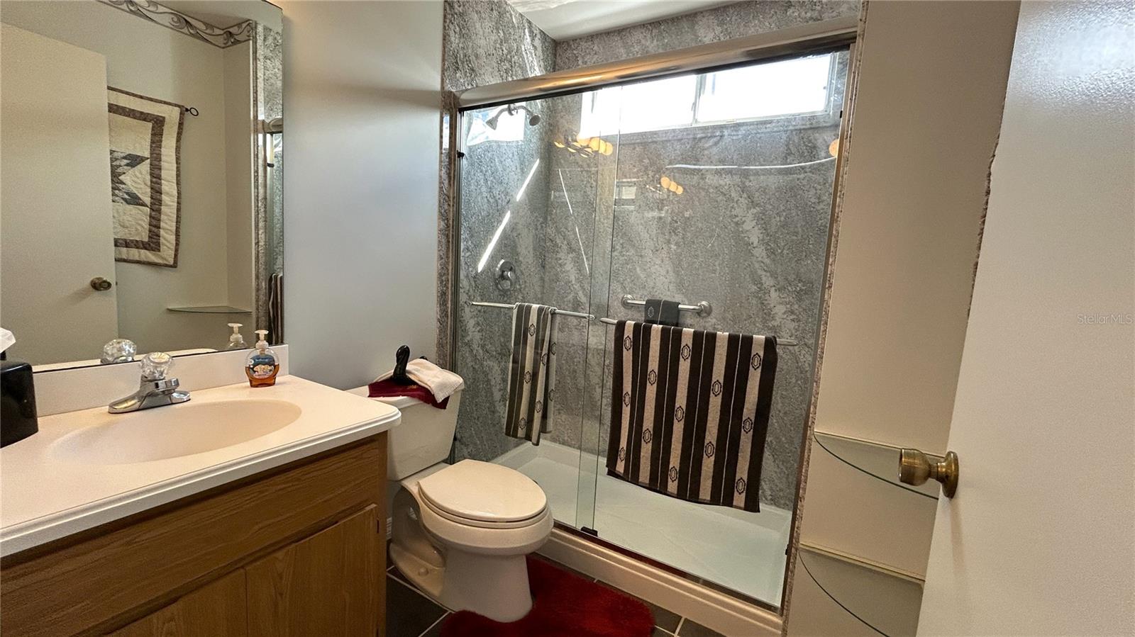 COUNTRY CHASE - Residential