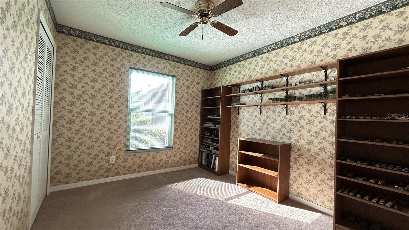 COUNTRY CHASE - Residential