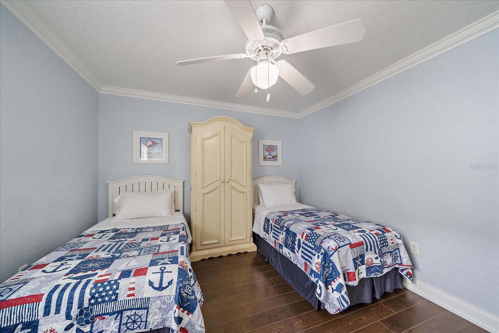 COLONIAL TERRACE - Residential