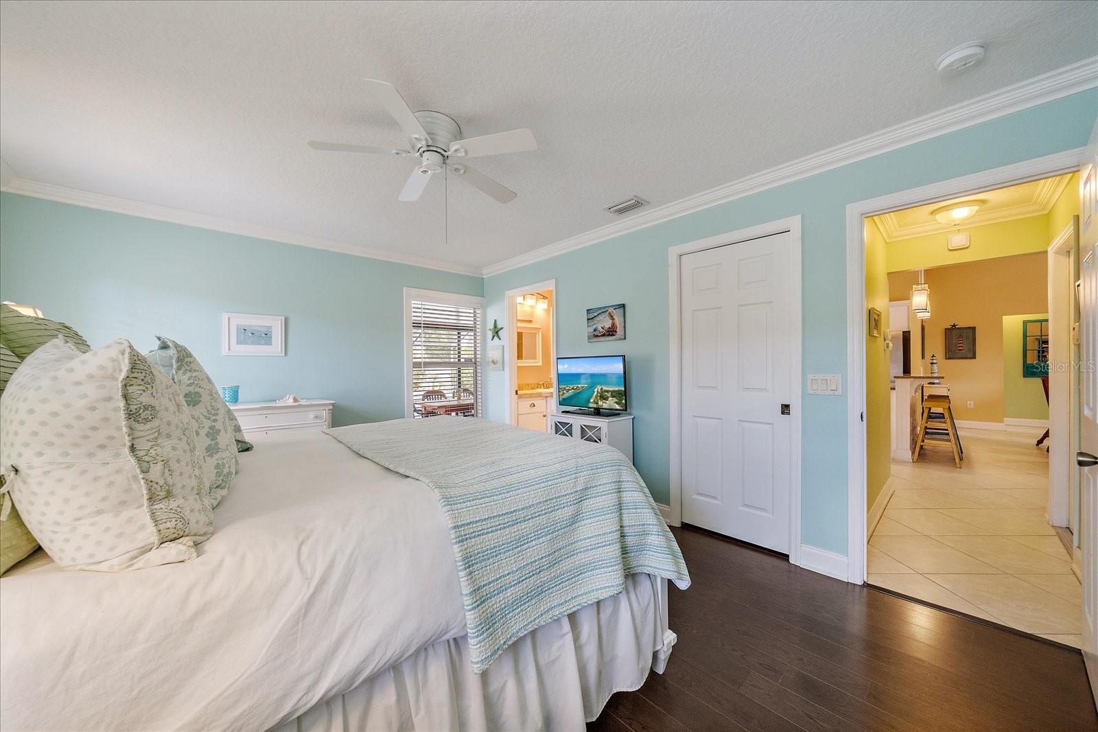 COLONIAL TERRACE - Residential