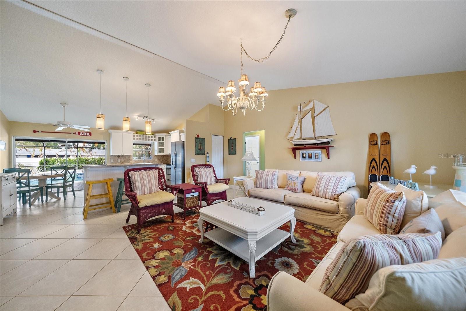 COLONIAL TERRACE - Residential