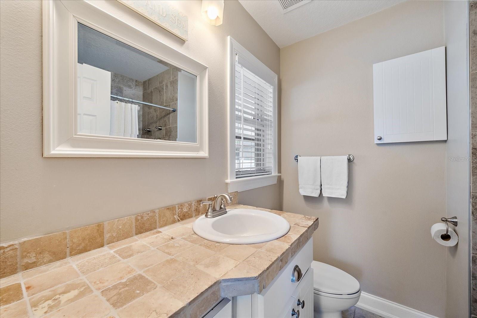 COLONIAL TERRACE - Residential