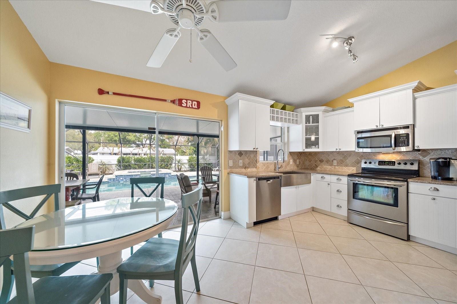 COLONIAL TERRACE - Residential