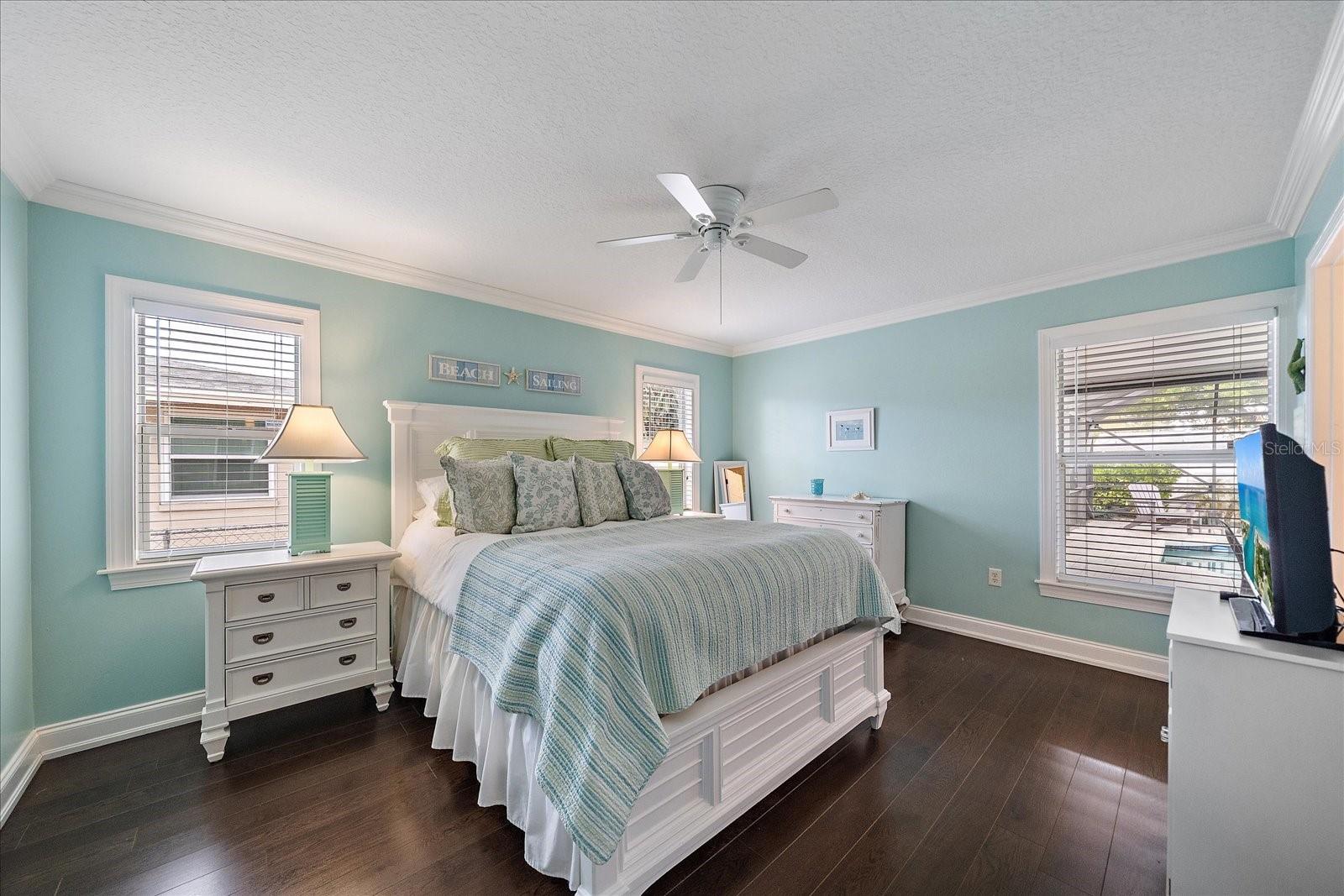 COLONIAL TERRACE - Residential