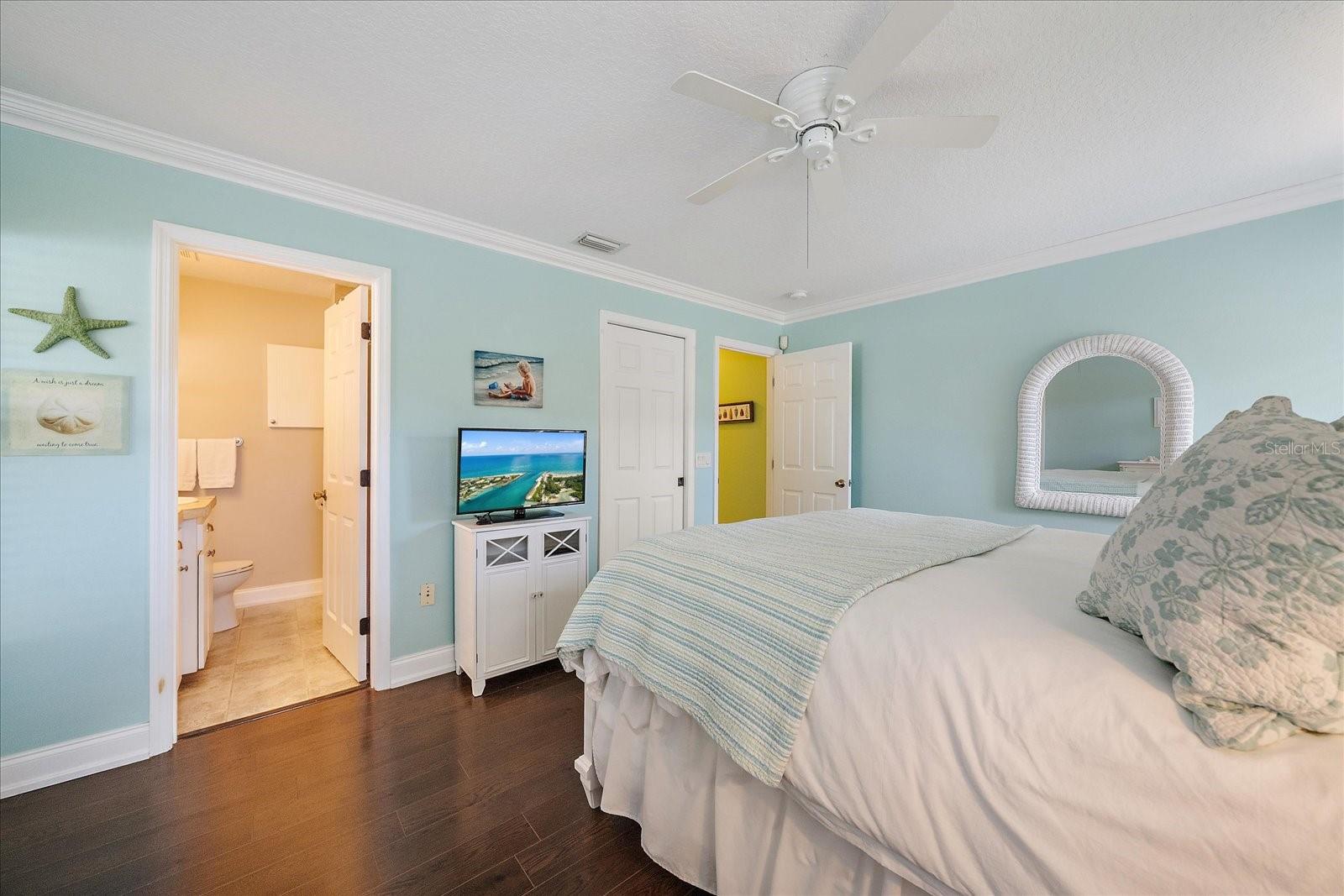 COLONIAL TERRACE - Residential