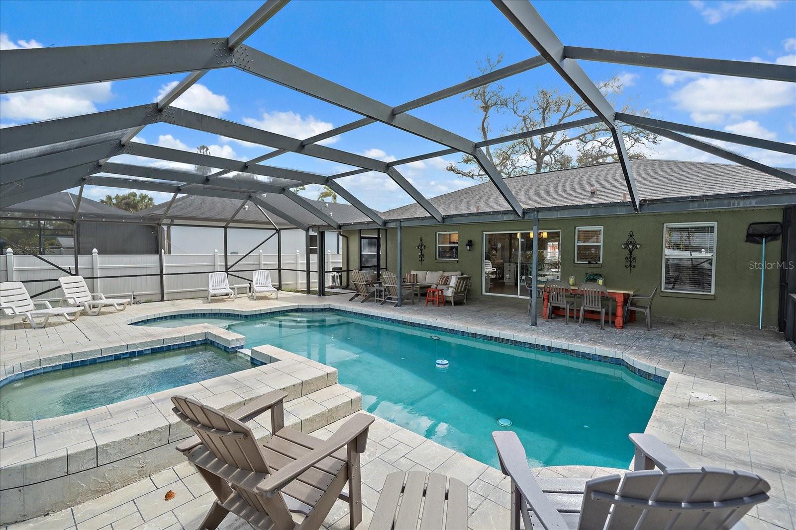 COLONIAL TERRACE - Residential