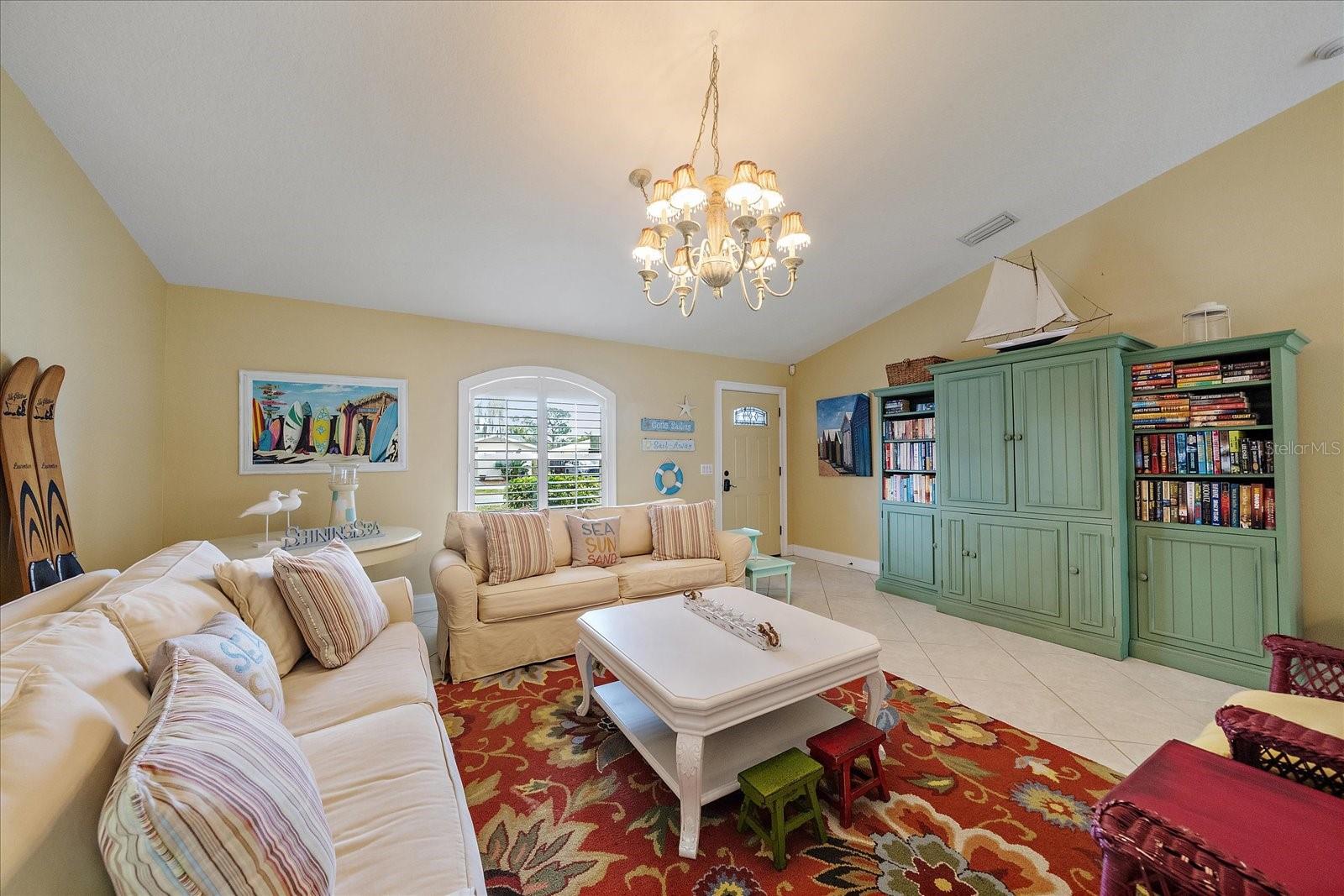 COLONIAL TERRACE - Residential