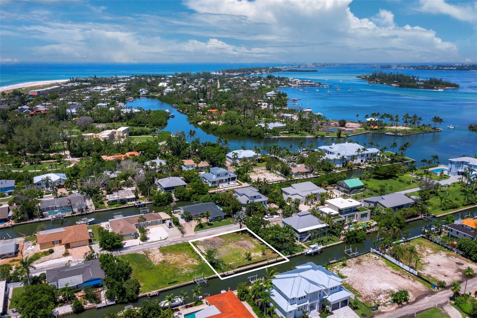 SLEEPY LAGOON PARK - Land