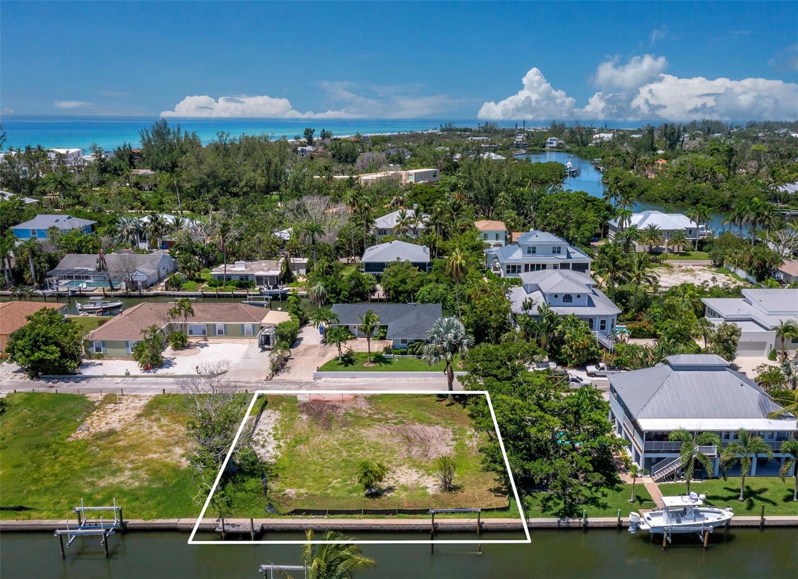 SLEEPY LAGOON PARK - Land