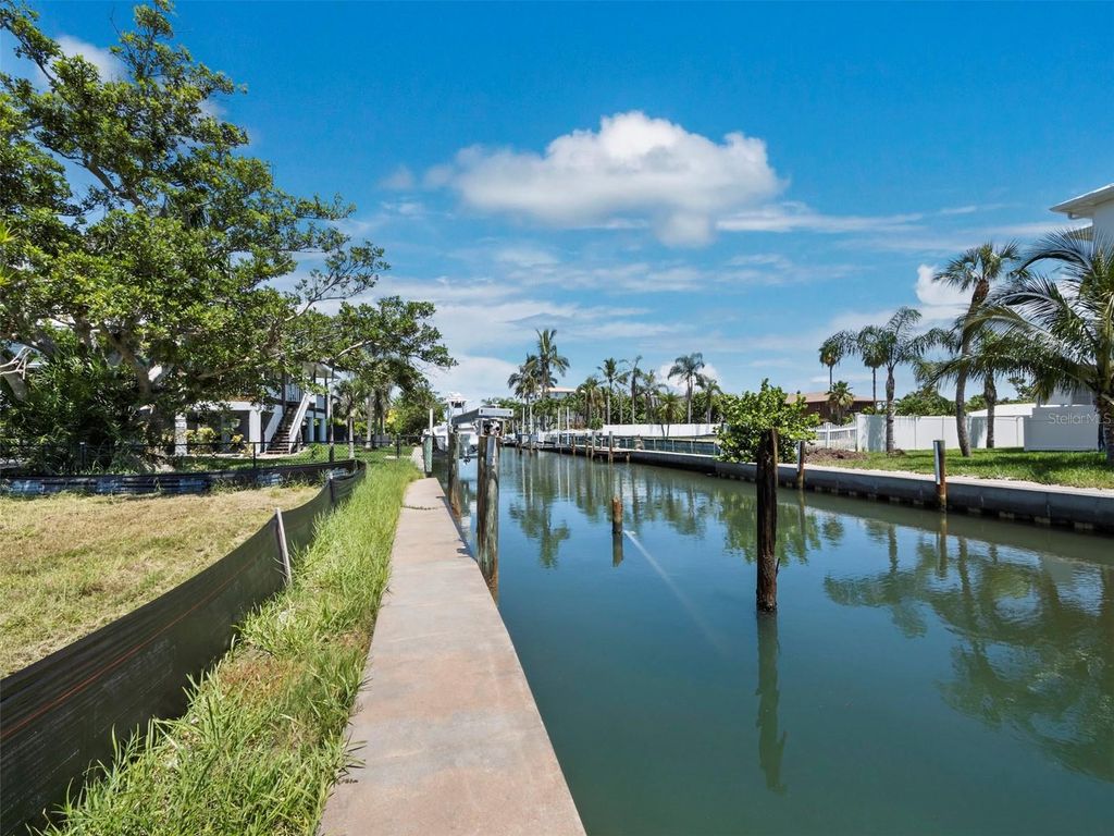 Photo of 570 De Narvaez Drive, Longboat Key, FL 34228 (MLS # A4662673)