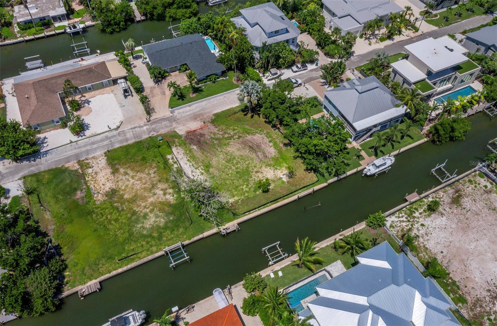 SLEEPY LAGOON PARK - Land